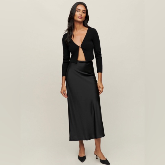 NWT BR Banana Republic Midi Slip Skirt in Black